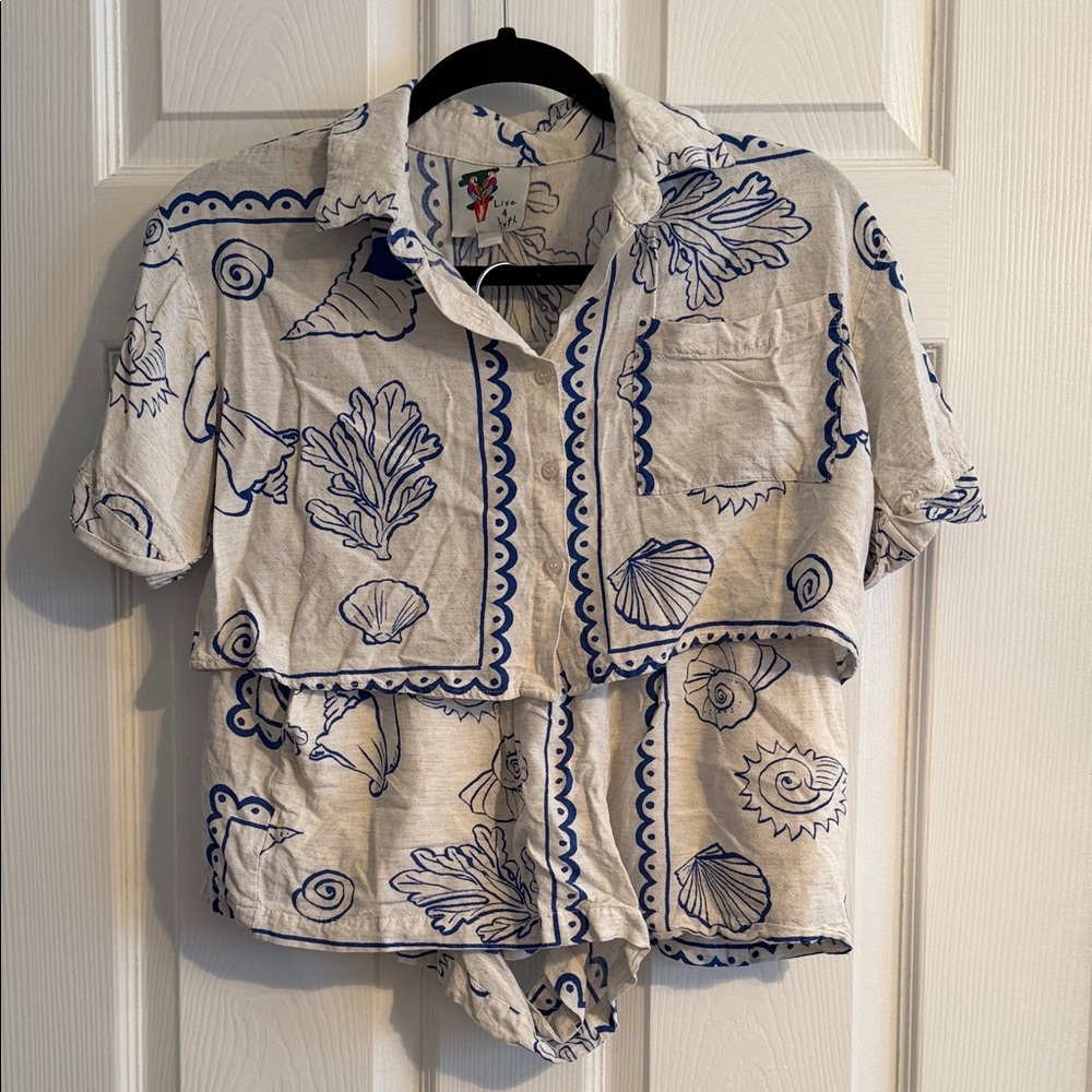 Live 4 Truth White and Blue Short-Sleeve Shell-Print Coverup